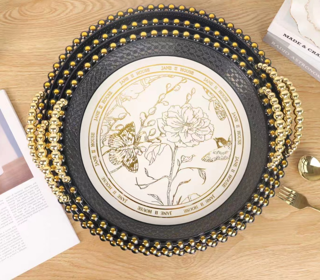 طبق فواكه أنيق بقاعدة مرتفعة