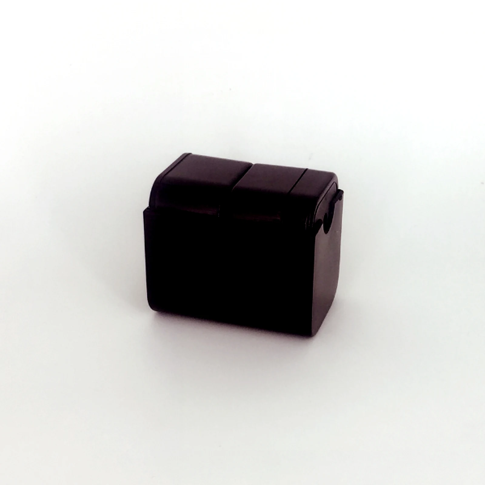 حول سفر عالمي نحاسي بمنفذين USB ومنفذ Type-C