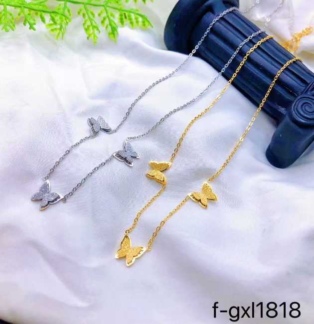 قلادة إكسسوار نسائية بتصميم ذهبي