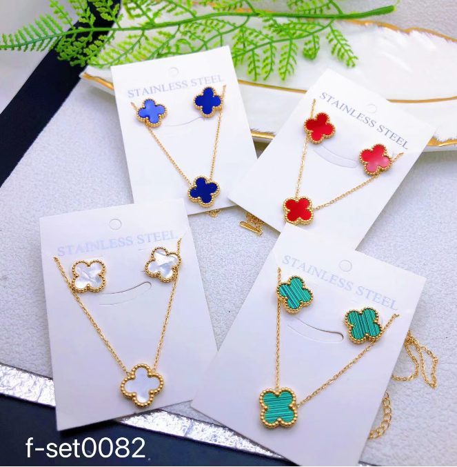 طقم إكسسوارات نسائي بتصميم ذهبي