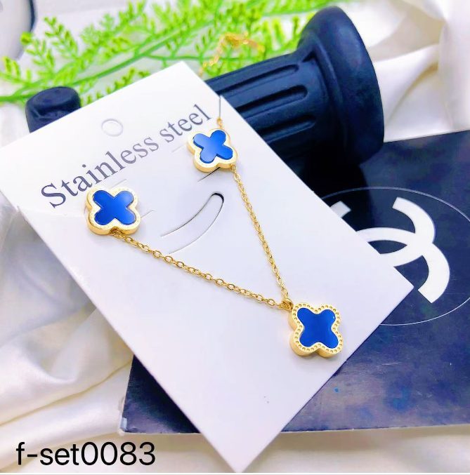 طقم إكسسوارات نسائي بتصميم ذهبي