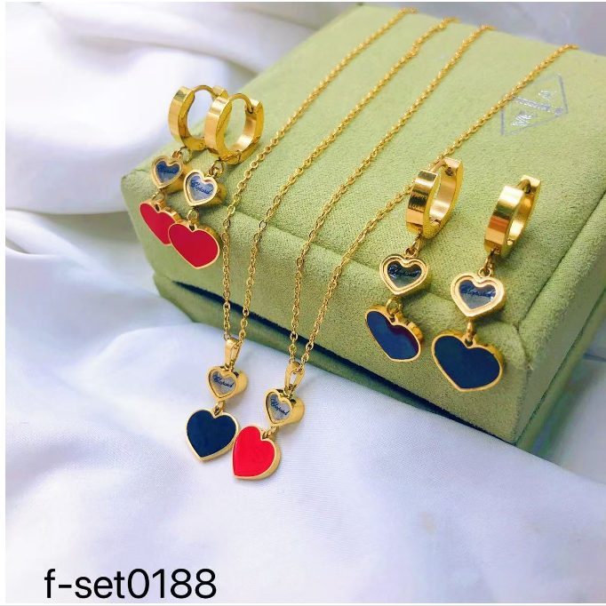 طقم إكسسوارات نسائي بتصميم أسود