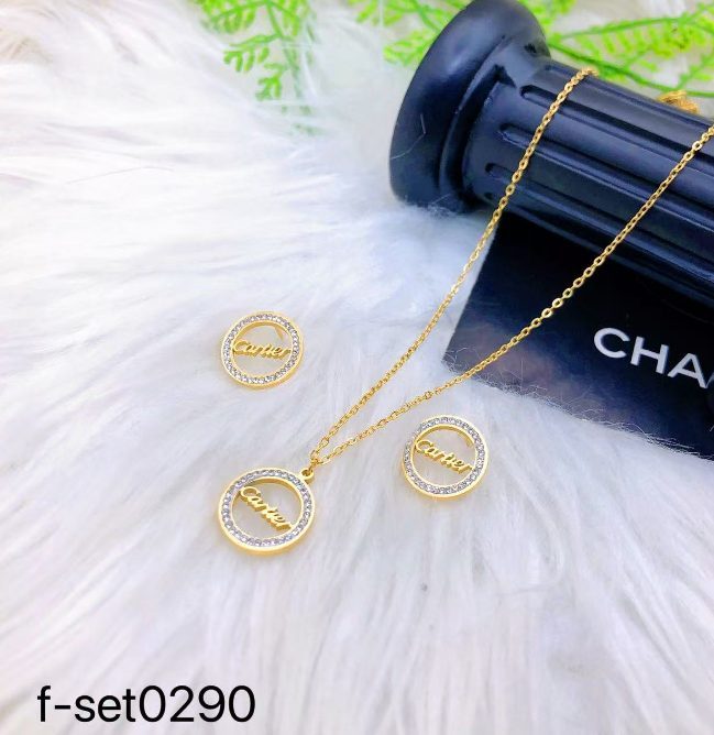 طقم إكسسوارات نسائي بتصميم ذهبي