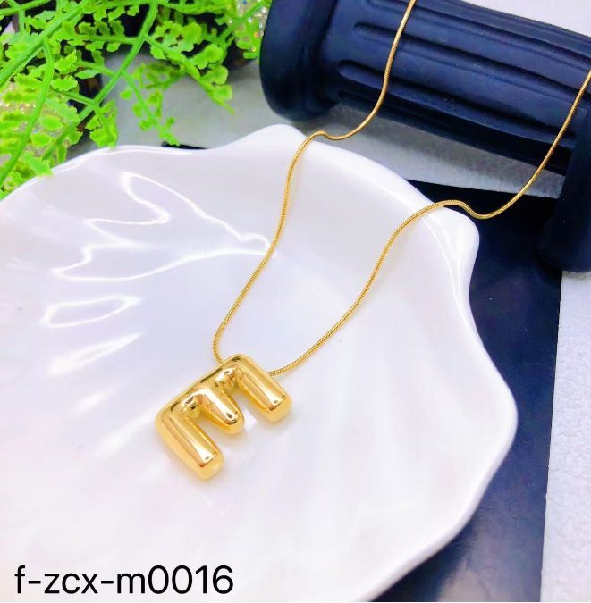 قلادة إكسسوار نسائية بتصميم ذهبي